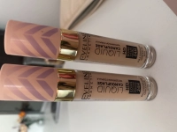 Der beste Concealer, den ich je hatte. Ich greife immer wieder darauf zurück. ICH EMPFEHLE!